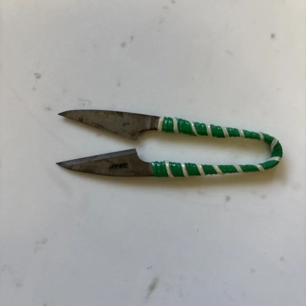 Vintage Japanese Embroidery Thread Cutting Gripping Scissor